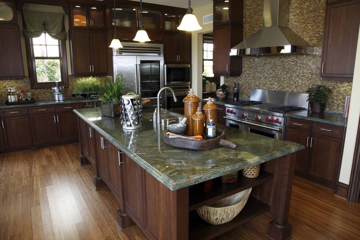 How to Use Green Granite Countertops to Make a Kitchen Look Larger